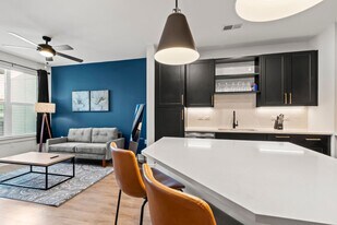 1116 Gramercy Ln in Tampa, FL - Building Photo