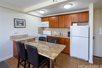 229 Paoakalani Ave in Honolulu, HI - Foto de edificio - Building Photo