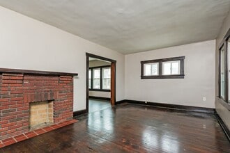 327-329-329 N Shaffer St in Springfield, OH - Building Photo - Building Photo