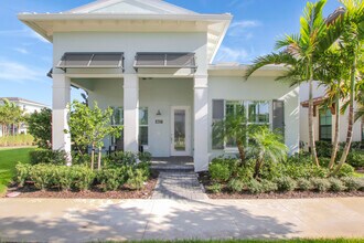 8027 Hobbes Wy in Palm Beach Gardens, FL - Building Photo - Building Photo
