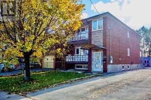 977 Glencairn Ave in Toronto, ON - Building Photo