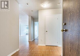 26-126 Hanover Rd in Brampton, ON - Building Photo - Building Photo
