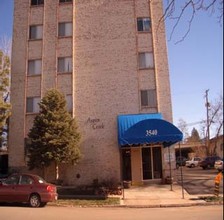 Aspen Creek Apartments in Englewood, CO - Building Photo - Building Photo