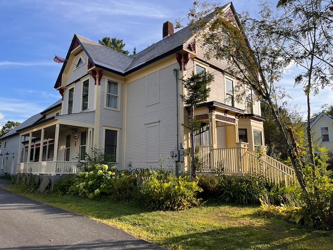 property at 10 Abbott St