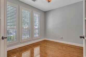 629 12 Oaks Ln in Austin, TX - Building Photo - Building Photo