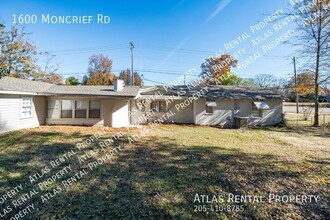 1600 Moncrief Rd in Gardendale, AL - Building Photo - Building Photo