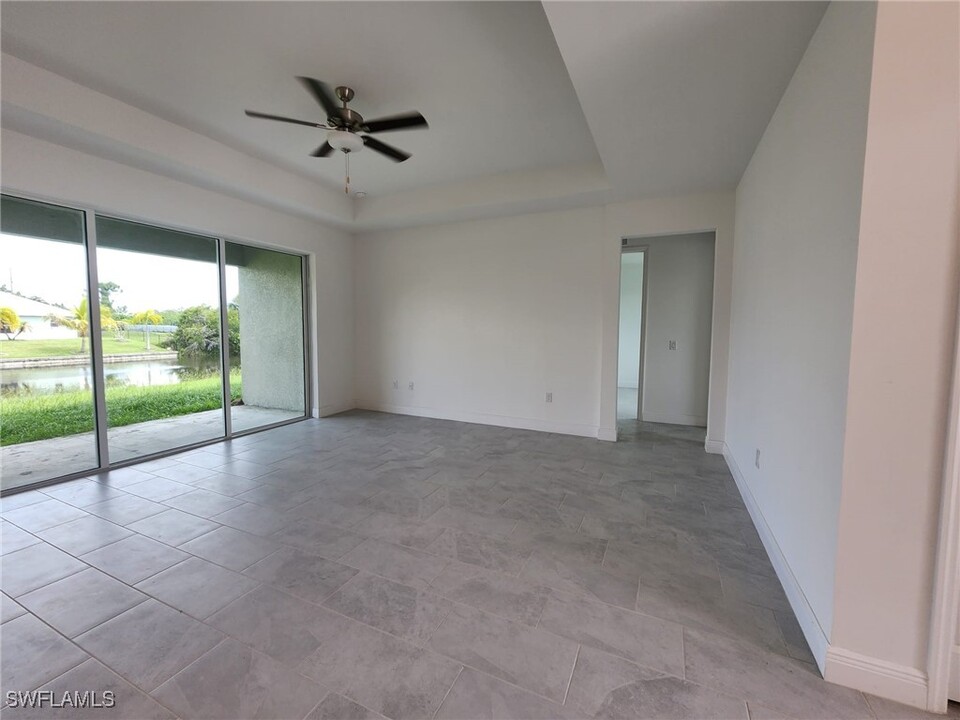 207 NW 24th Terrace in Cape Coral, FL - Building Photo