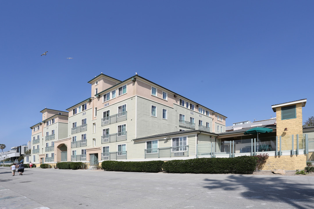 Adda & Paul Safran Senior Housing in Venice, CA - Foto de edificio