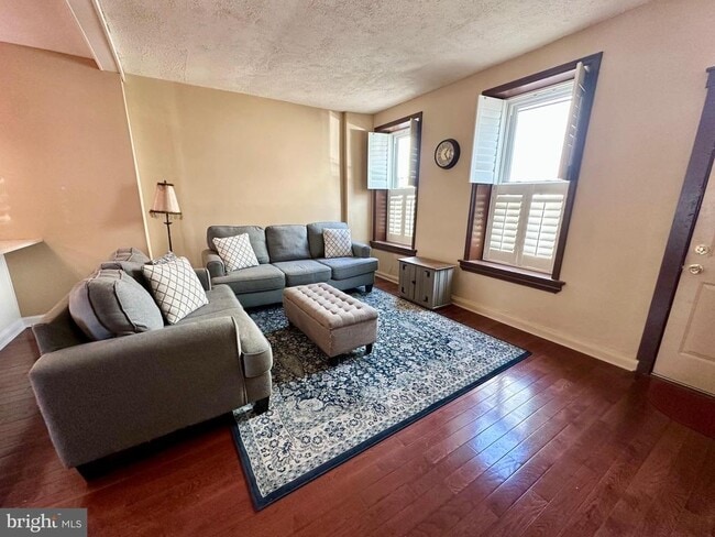 3922 Manor St in Philadelphia, PA - Building Photo - Building Photo