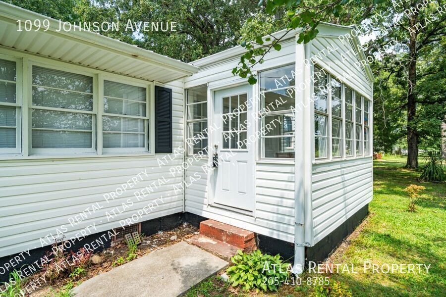 1099 Johnson Ave in New Hope, AL - Building Photo