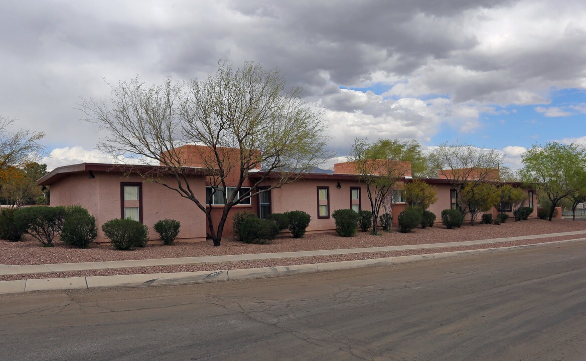 472 W Laguna St in Tucson, AZ - Building Photo