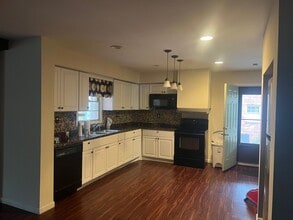 303 32nd E Pl in Tuscaloosa, AL - Building Photo - Building Photo