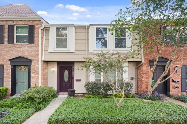 property at 1383 Country Pl Dr