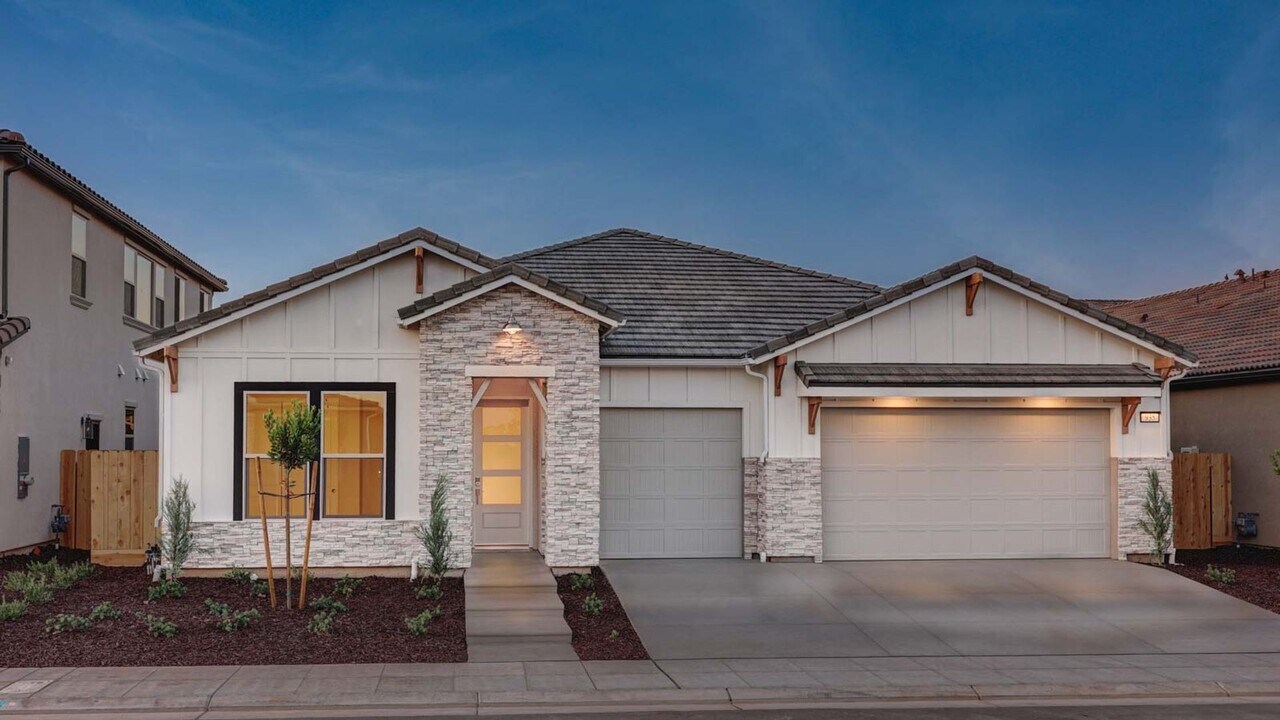 935 Talus Wy S in Madera, CA - Building Photo