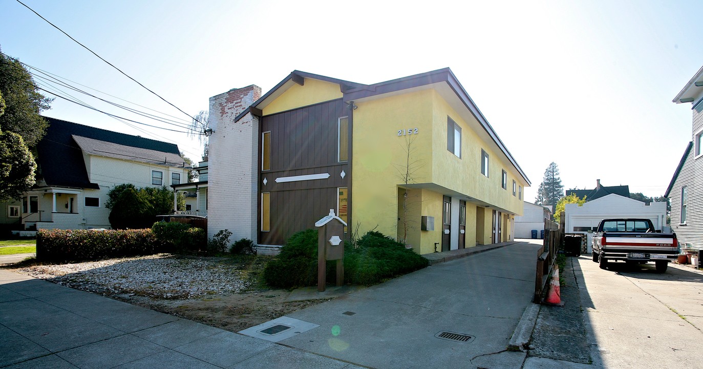 2152 San Antonio Ave in Alameda, CA - Building Photo