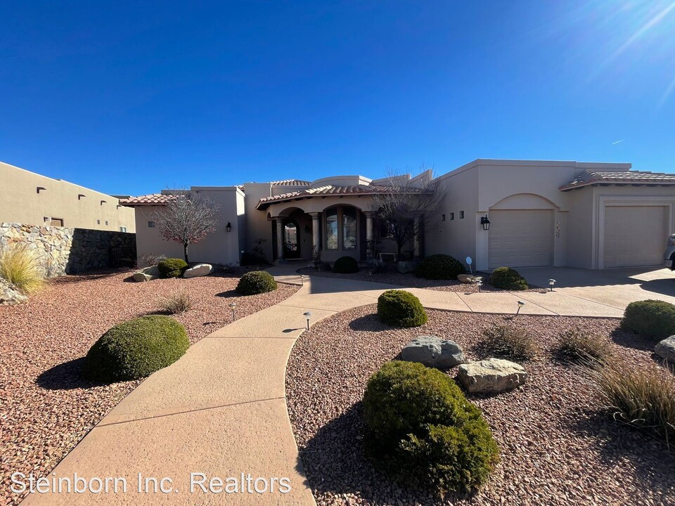 1184 Cave Springs Trail in Las Cruces, NM - Foto de edificio