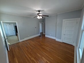 3404 Baltimore Ave, Unit 2 in Kansas City, MO - Foto de edificio - Building Photo