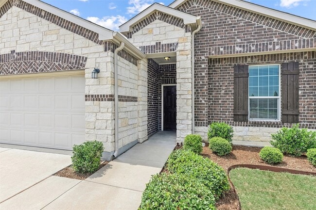 1641 Vernon Dr in Aubrey, TX - Building Photo - Building Photo