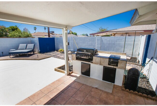 2539 E Geneva Dr in Tempe, AZ - Building Photo - Building Photo