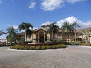 14290 Hickory Links Ct in Ft. Myers, FL - Foto de edificio - Building Photo