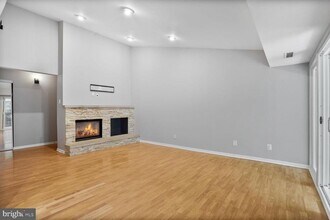 11820 Breton Ct in Reston, VA - Building Photo - Building Photo
