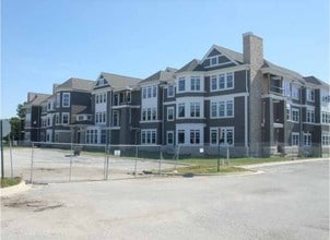 The Hamptons of Hinsdale in Hinsdale, IL - Building Photo - Building Photo