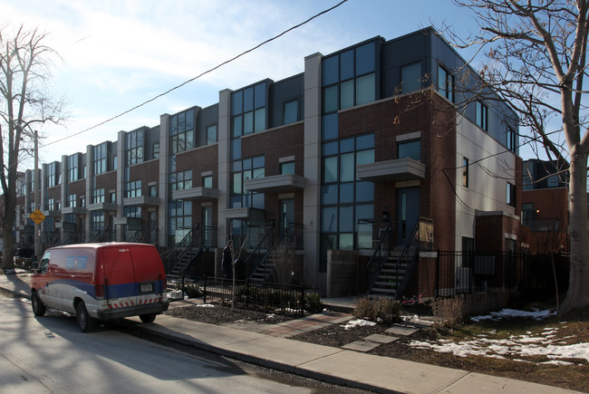 42-68 Regent St in Toronto, ON - Building Photo - Building Photo