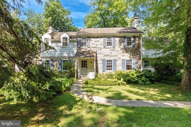 property at 476 Nob Hill Rd