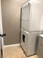 19723 Hiawatha St, Unit 1 in Chatsworth, CA - Building Photo - Building Photo