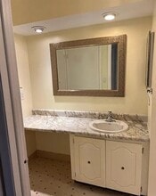 103 Amberly Dr, Unit G in Englishtown, NJ - Foto de edificio - Building Photo