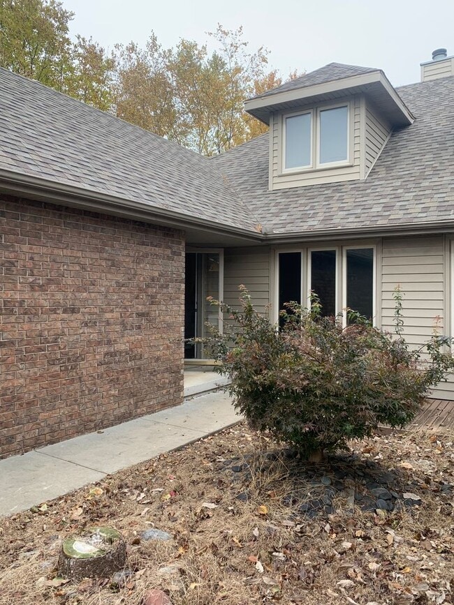 3219 W Hanover St in Springfield, MO - Building Photo - Building Photo