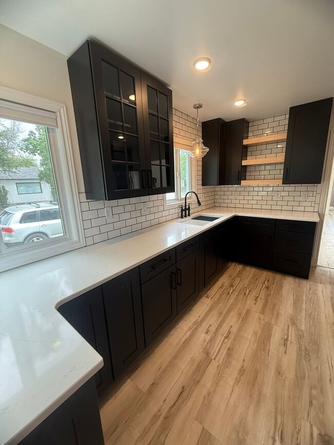 property at 504 W Geyser St