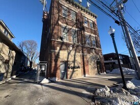 568 Newfield Ave in Bridgeport, CT - Building Photo