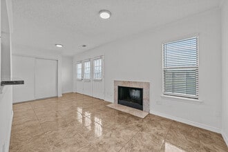 Columbia Oaks in Dallas, TX - Foto de edificio - Building Photo