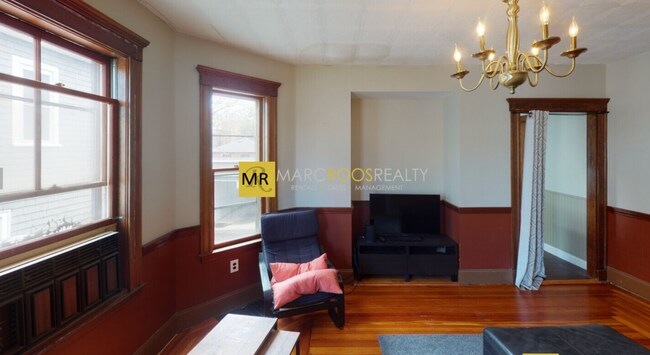 14 Dow St, Unit 1 in Somerville, MA - Foto de edificio - Building Photo