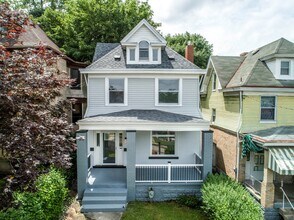 1618 Dagmar Ave in Pittsburgh, PA - Building Photo - Building Photo