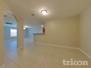 317 Summer Horse Dr in La Marque, TX - Foto de edificio - Building Photo