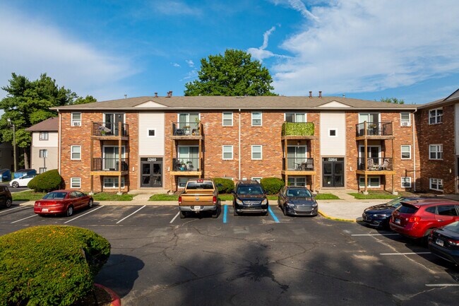 Broad Ripple Trails in Indianapolis, IN - Foto de edificio - Building Photo
