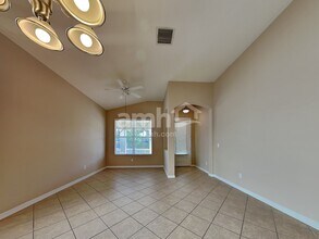 1307 Gentilly Ln in Wesley Chapel, FL - Building Photo - Building Photo