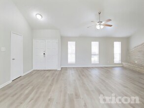 12819 Enchanted Path Dr in Houston, TX - Foto de edificio - Building Photo