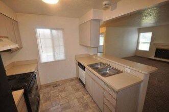 584 S Dalton Ln-Unit -201 in Boise, ID - Building Photo - Building Photo