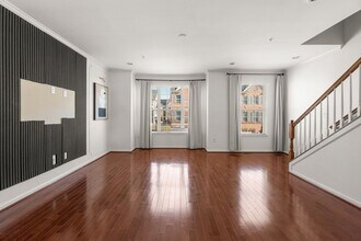 8020 Ravenclaw Rd in Elkridge, MD - Foto de edificio - Building Photo