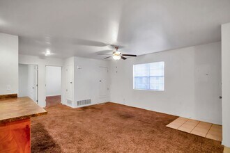 Tremont Place Apartments in El Paso, TX - Building Photo - Building Photo