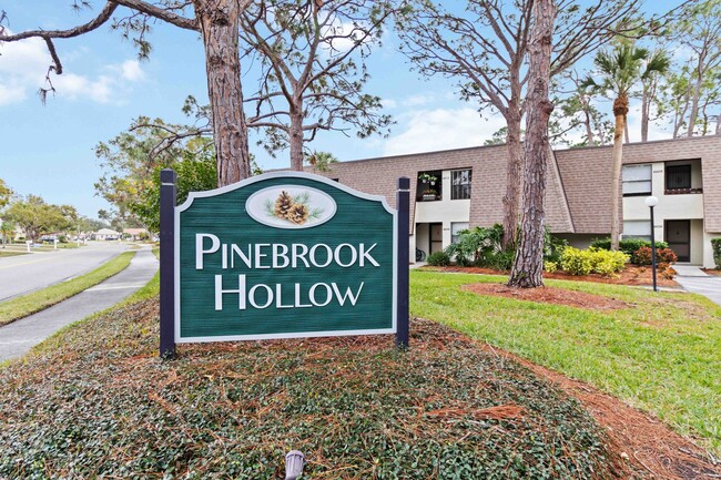 4688 Ringwood Meadow in Sarasota, FL - Building Photo - Building Photo