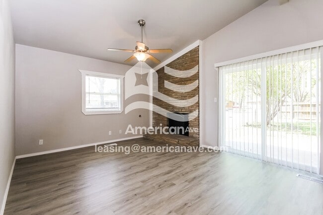 536 S 102nd E Ave in Tulsa, OK - Foto de edificio - Building Photo