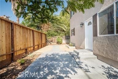 18806 Lull St in Los Angeles, CA - Building Photo - Building Photo