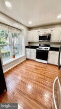 14491 Four Chimney Dr in Centreville, VA - Building Photo - Building Photo