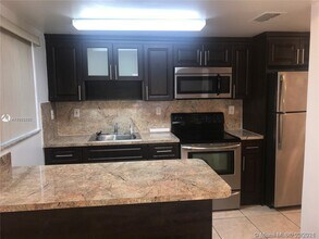 519 SW 2nd St-Unit -102 in Miami, FL - Building Photo - Building Photo