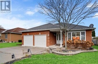 52 Foster Creek Dr in Newcastle, ON - Building Photo - Building Photo