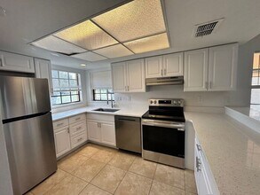 11063 Ronda St, Unit PSCondo in Spring Hill, FL - Building Photo - Building Photo
